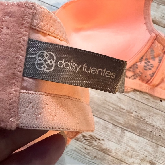 💚Daisy Fuentes 40C bra - Picture 4 of 5